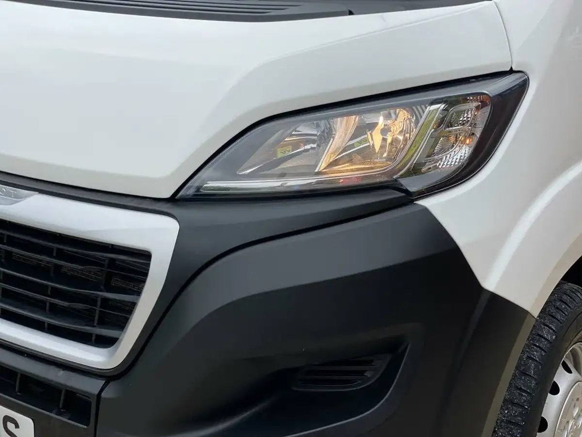 2020-peugeot-boxer-20-bluehdi-professional-335-l2h2-big-14