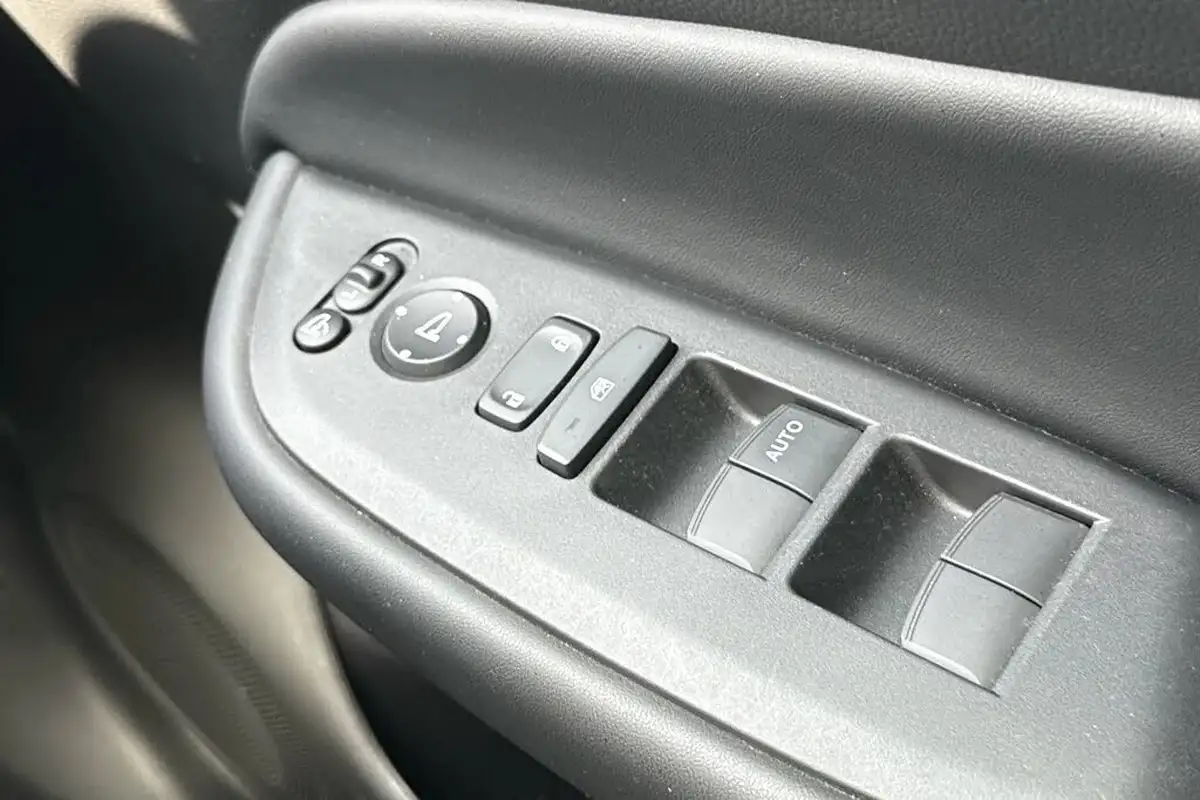 2021-honda-jazz-15-i-mmd-sr-109ps-big-16