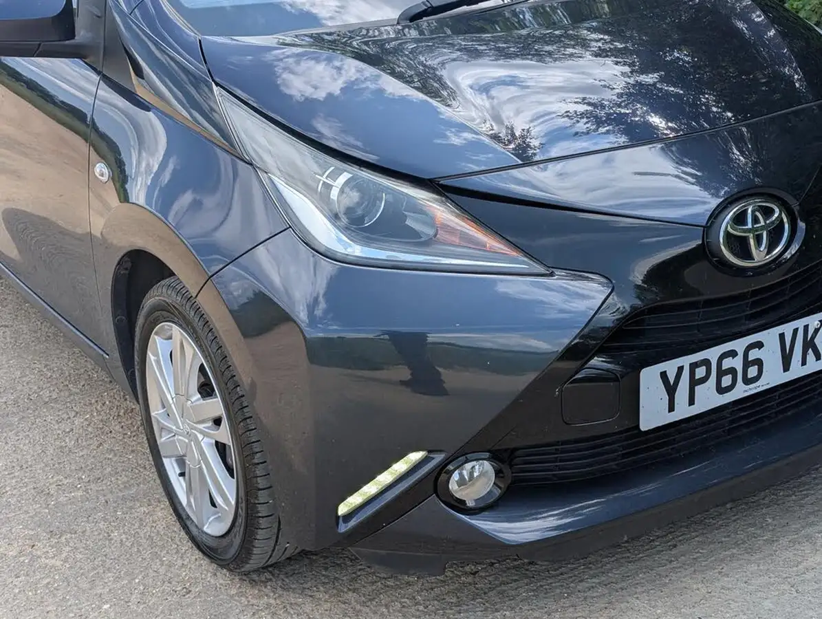 2017-toyota-aygo-10-vvt-i-x-pression-tss-5d-x-shift-big-4