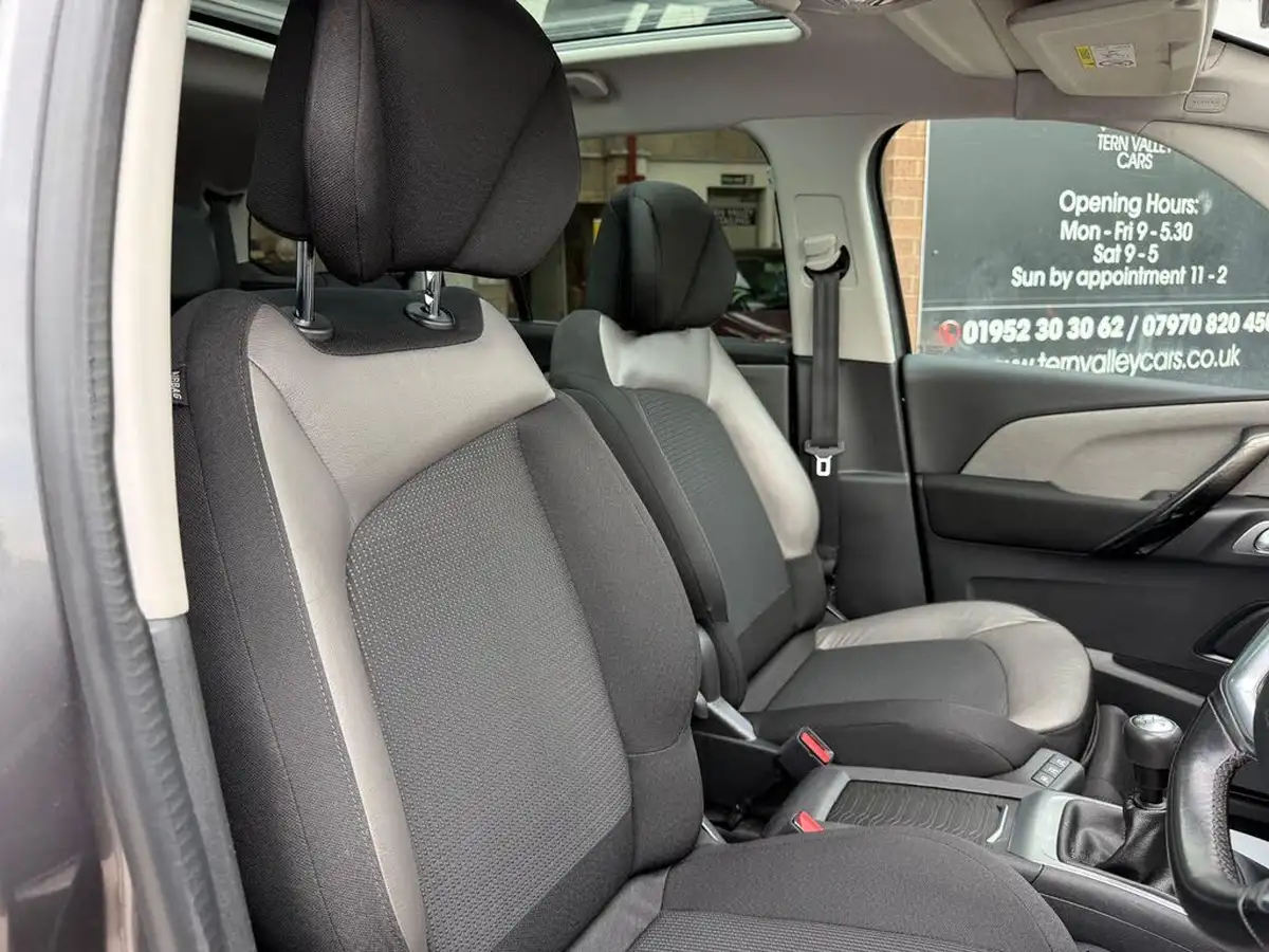 2017-citroen-grand-c4-picasso-16bluehdi-flair-big-40