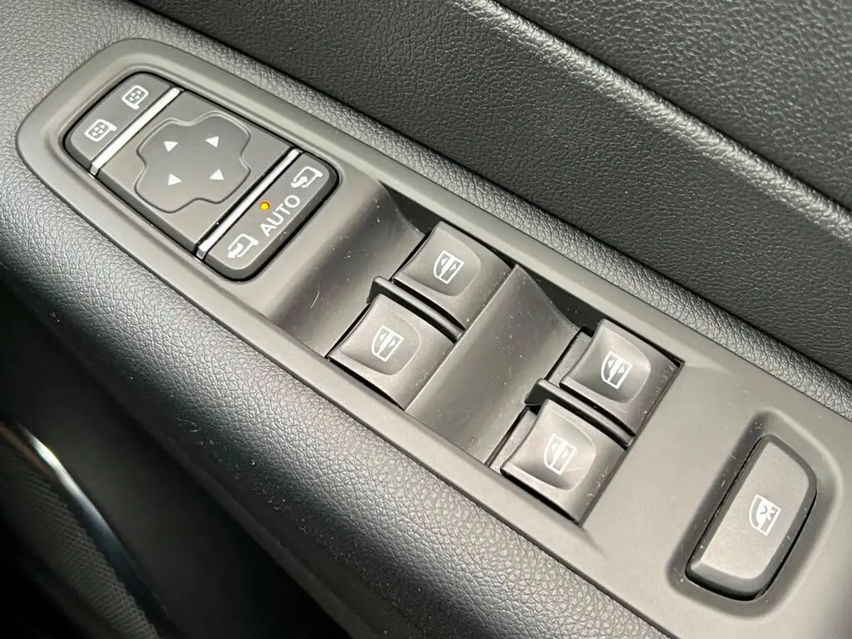 2019-renault-captur-13-tce-iconic-130bhp-ss-big-29