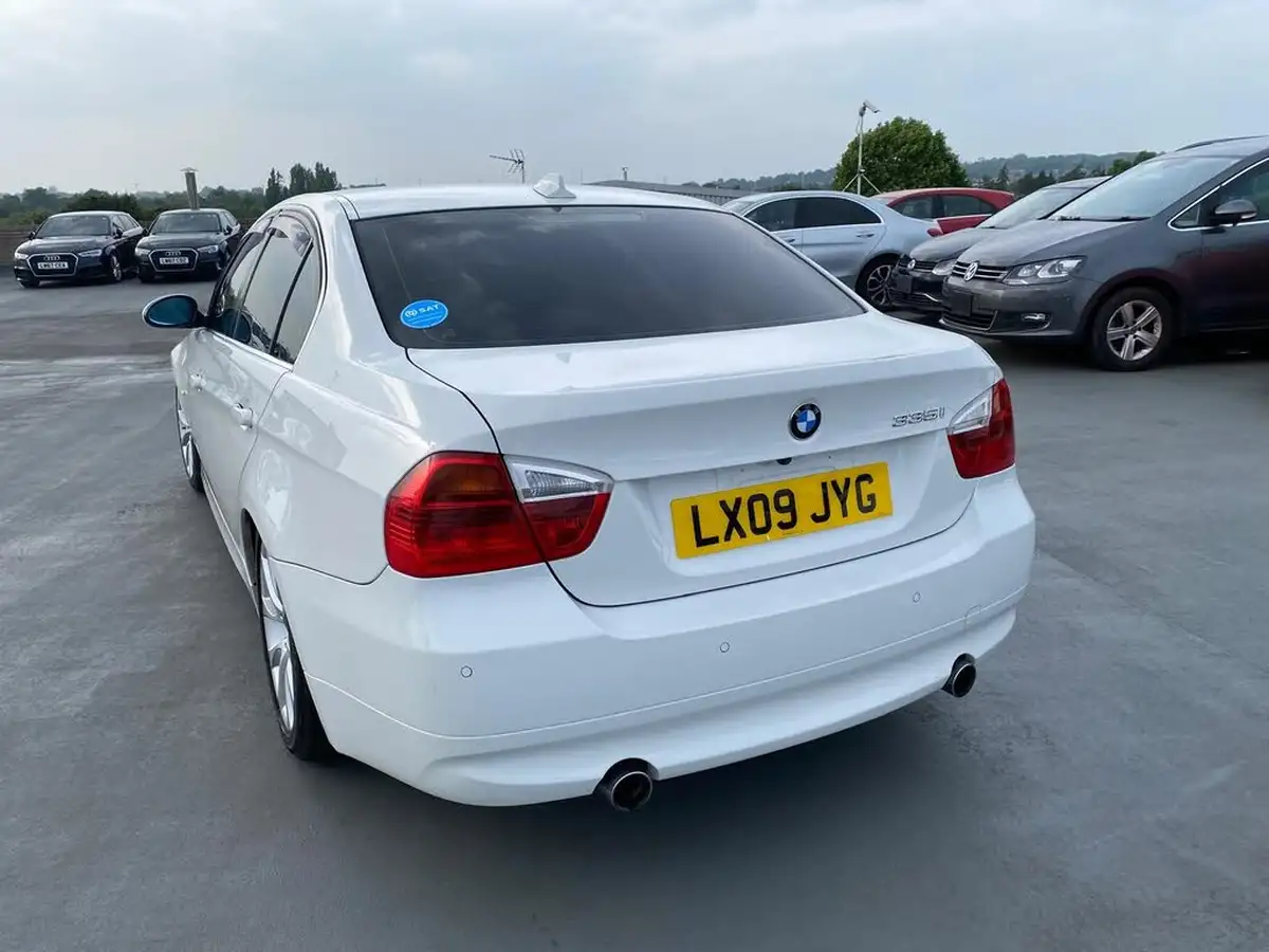 2009-bmw-3-series-big-11