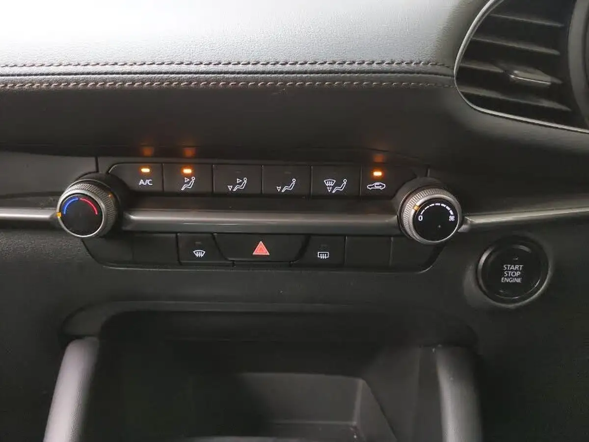 2022-mazda-mazda3-20-se-l-big-16
