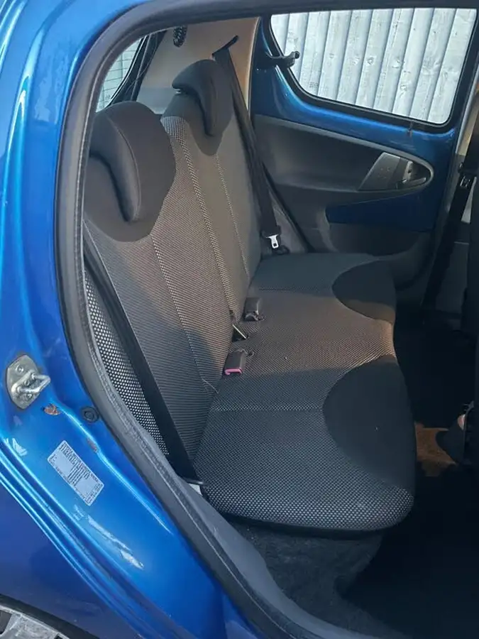 2009-toyota-aygo-10-aygo-blue-5d-mmt-big-21