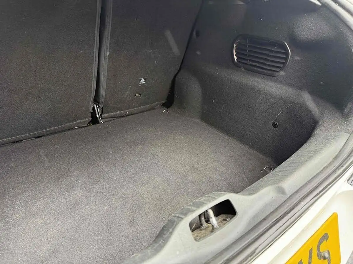 2017-citroen-c4-cactus-12-puretech-flair-82ps-ss-etg-big-23