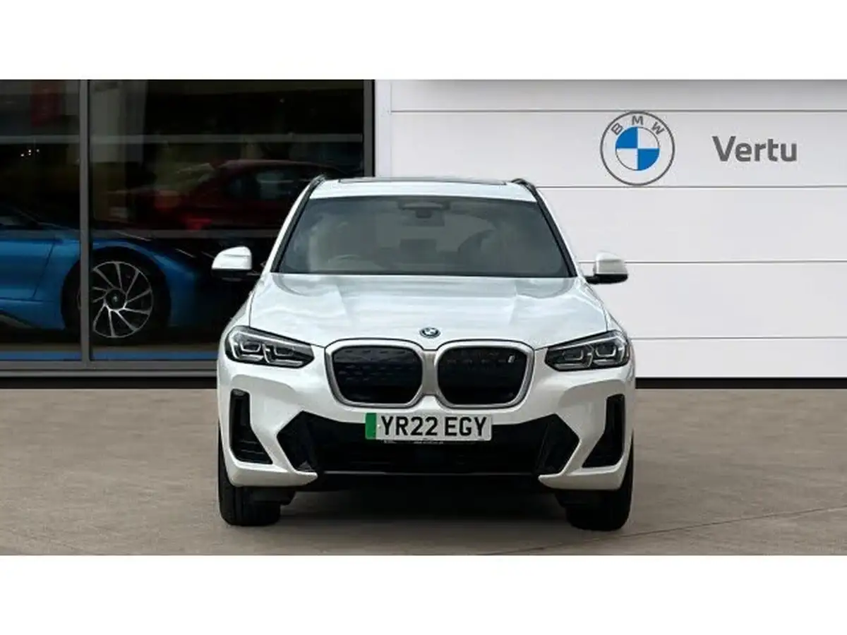 2022-bmw-ix3-e-m-sport-big-15