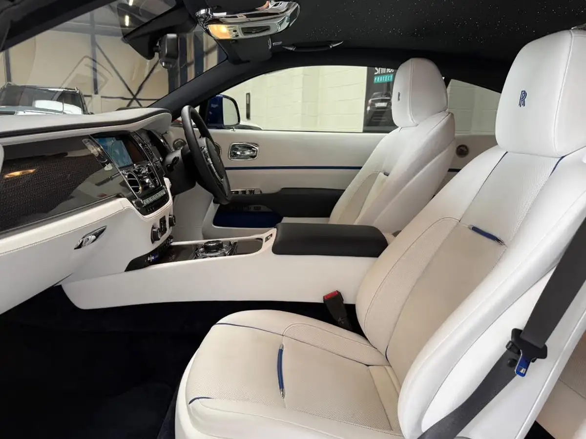 2023-rolls-royce-wraith-66-black-badge-big-12