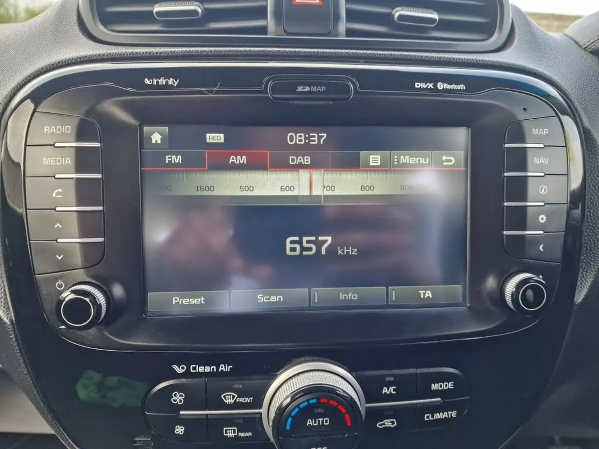2014-kia-soul-16-connect-plus-big-28