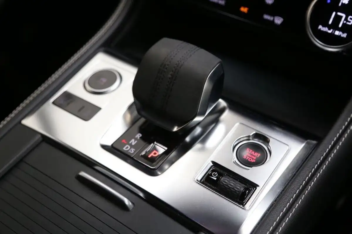 2022-jaguar-f-pace-20-d200-r-dynamic-s-big-21