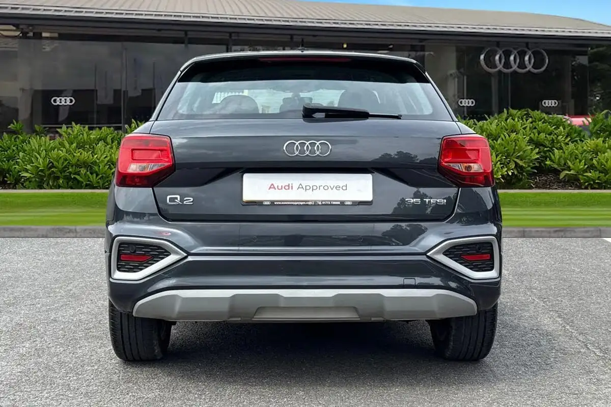 2021-audi-q2-15-35-tfsi-sport-big-3
