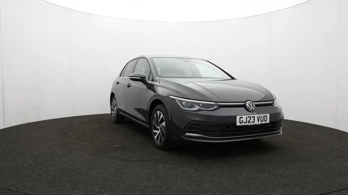 2023-volkswagen-golf-14-tsi-ehybrid-style-big-44