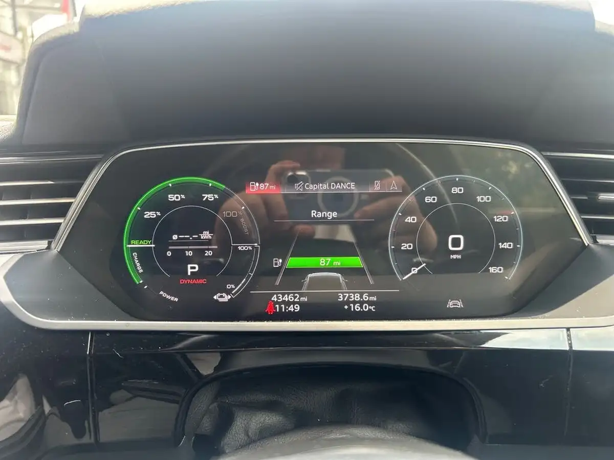 2021-audi-e-tron-55e-s-line-sportback-big-20
