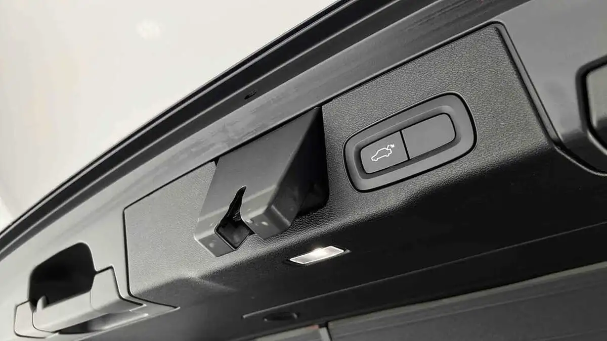 2020-volvo-xc60-20td-b4-inscription-expression-big-52