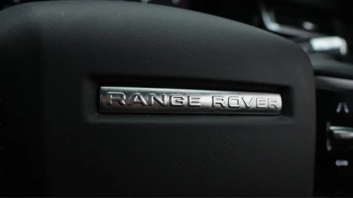 2021-land-rover-range-rover-velar-20-d200-velar-edition-big-24