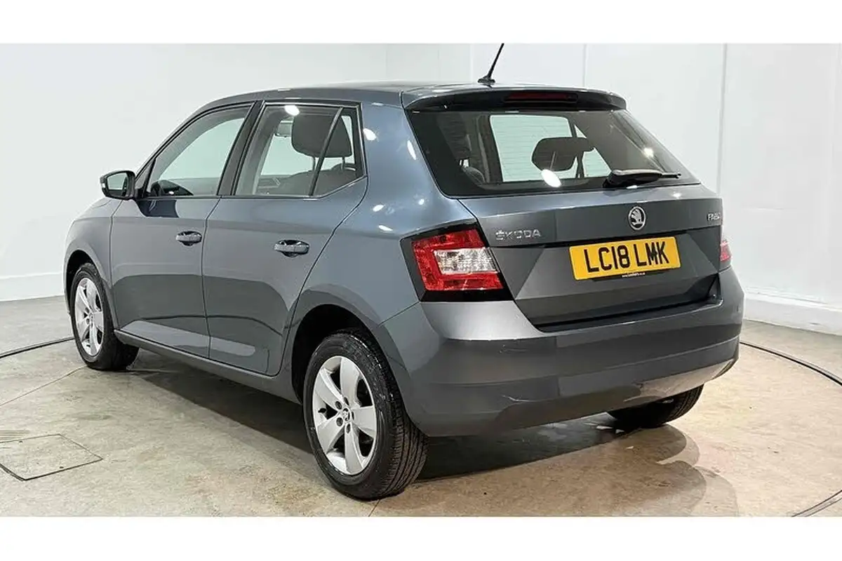 2018-skoda-fabia-10-tsi-se-95ps-ss-hatchback-big-7