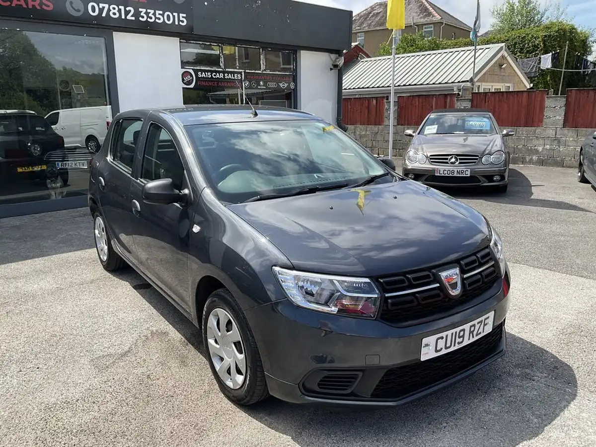 2019-dacia-sandero-10-sce-essential-big-0