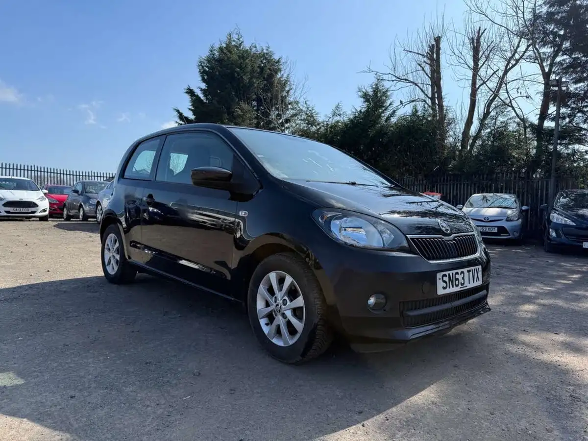 2013-skoda-citigo-10-elegance-74bhp-3d-big-0
