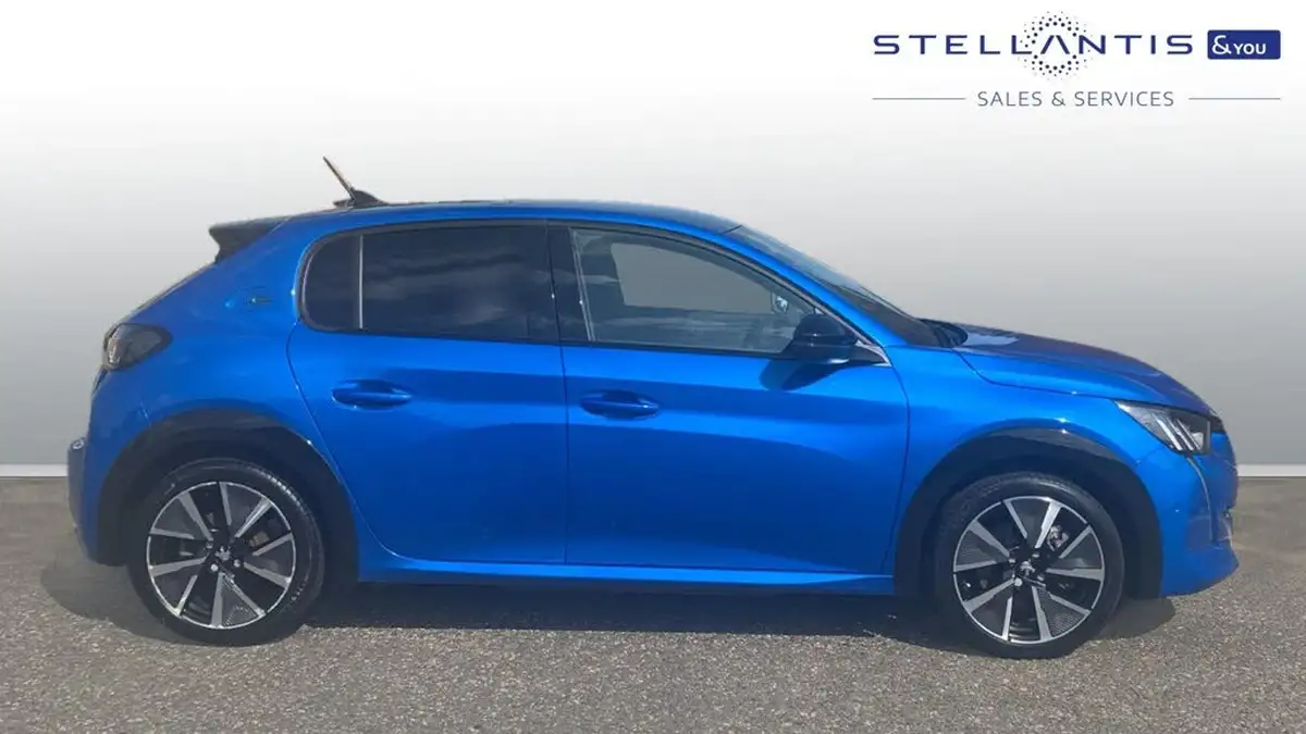 2022-peugeot-208-e-gt-136bhp-50kwh-big-1