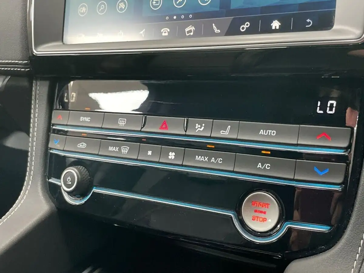 2019-jaguar-f-pace-20-i4d-r-sport-180ps-auto-big-41