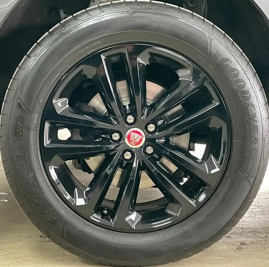 2019-jaguar-f-pace-20-i4d-r-sport-180ps-auto-big-17