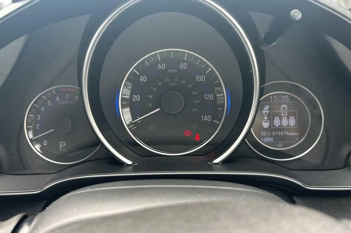 2019-honda-jazz-13-i-vtec-ex-cvt-big-10