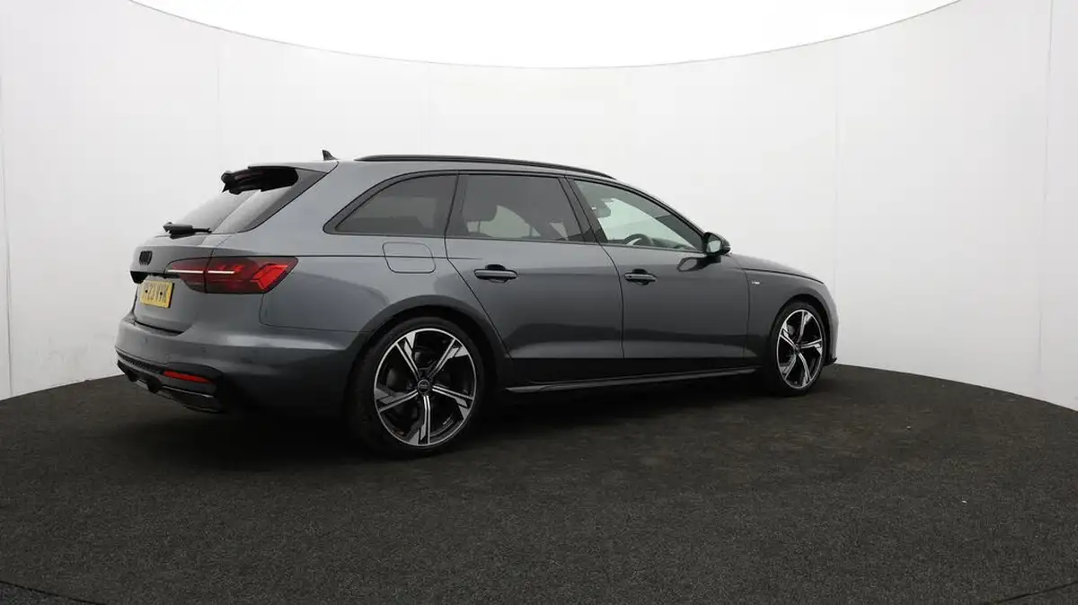 2023-audi-a4-avant-20-35-tdi-black-edition-big-15