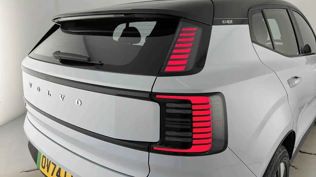 2024-volvo-ex30-e-single-motor-plus-big-27