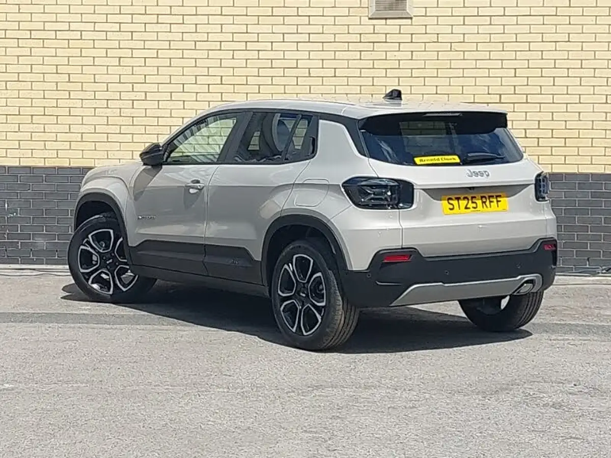 2025-jeep-avenger-12-gse-summit-big-1