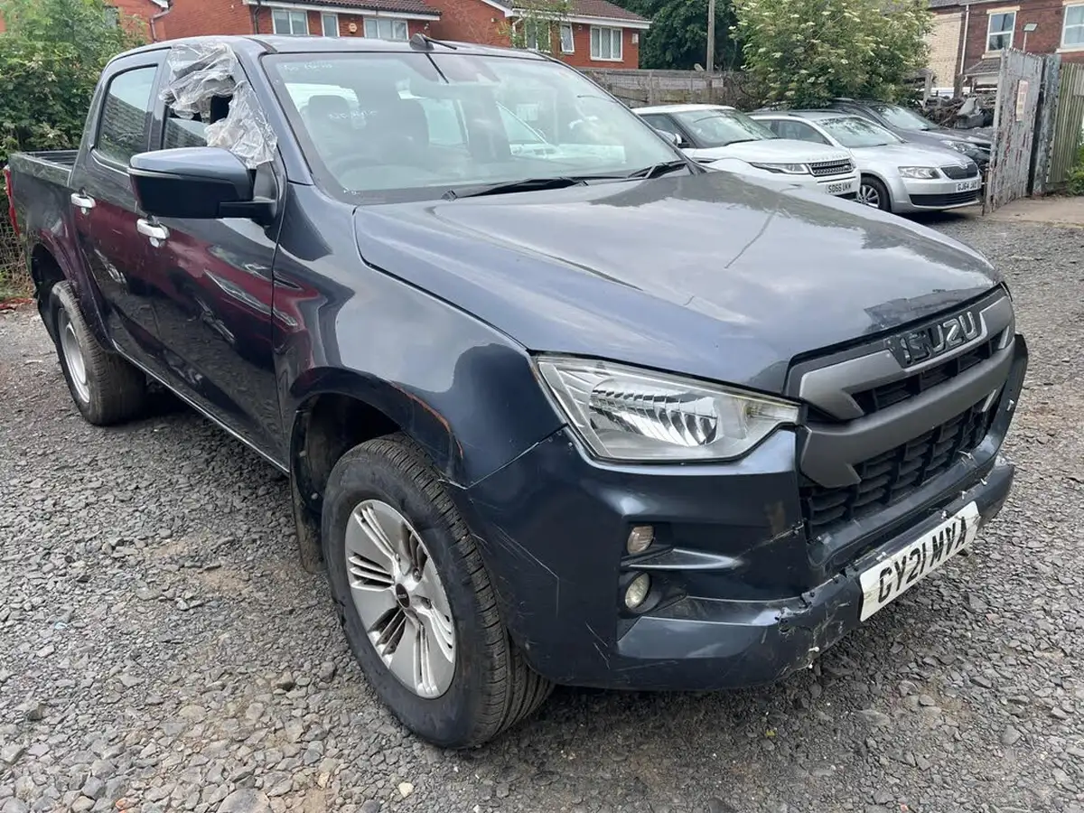 2021-isuzu-d-max-19td-dl20-double-pickup-big-3