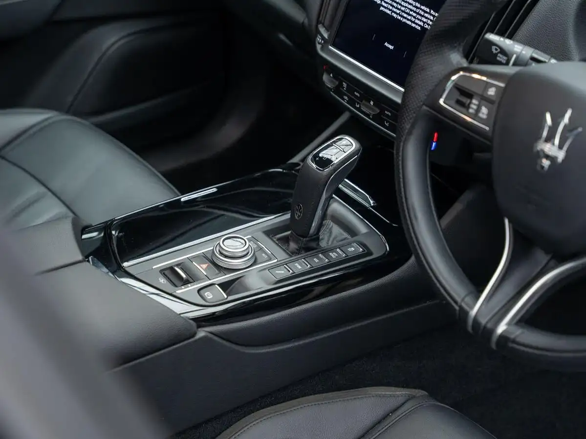 2022-maserati-levante-20-gt-big-18