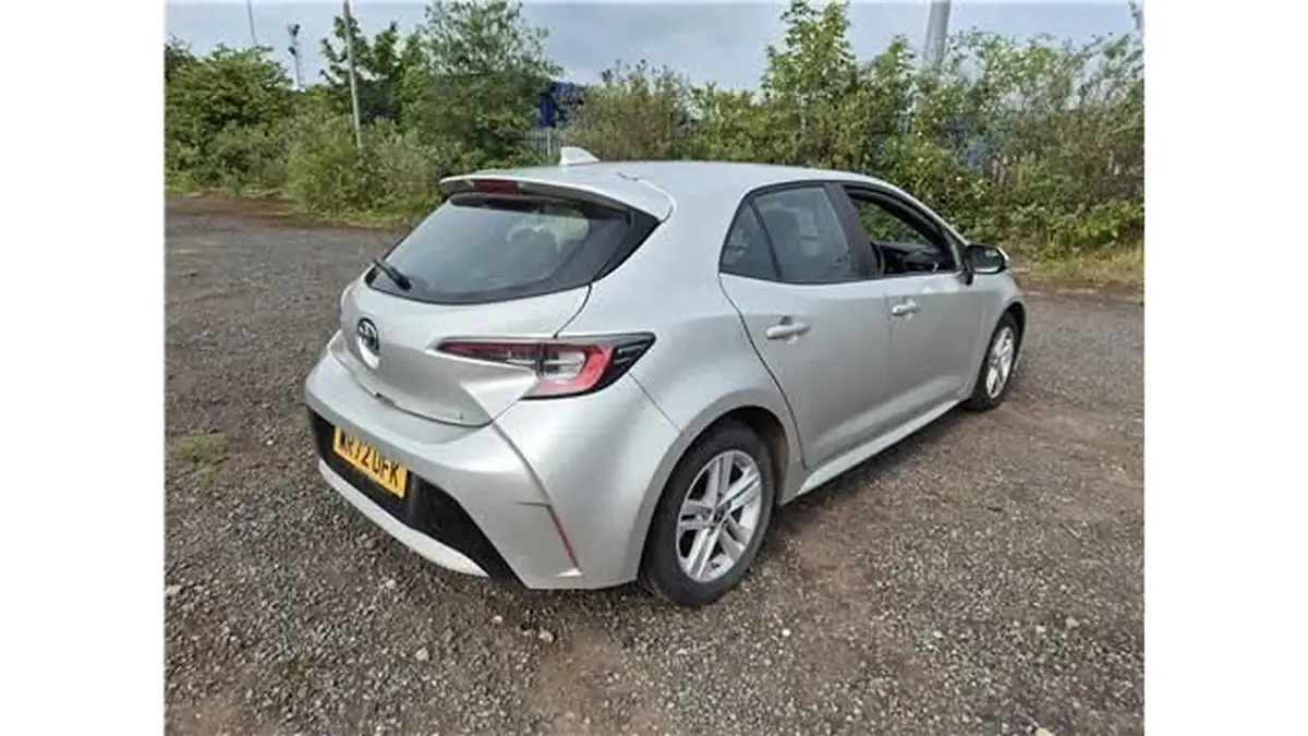 2022-toyota-corolla-18-vvt-i-icon-120bhp-trk-hatchback-5d-big-4