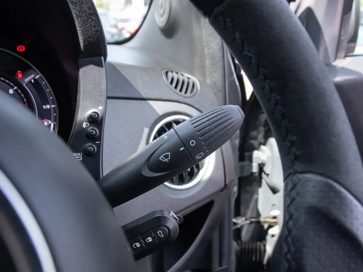 2019-abarth-595-14-tjet-competizione-big-18
