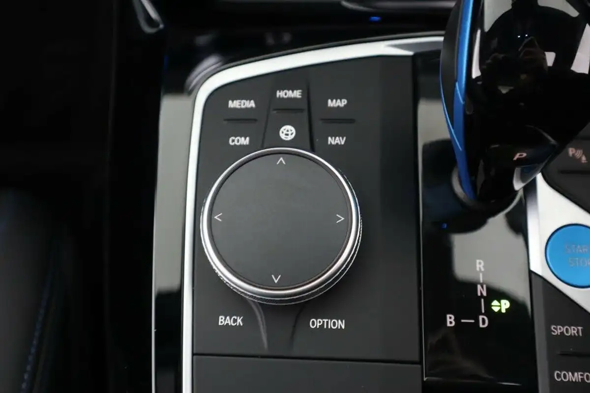 2022-bmw-ix3-e-m-sport-pro-big-25