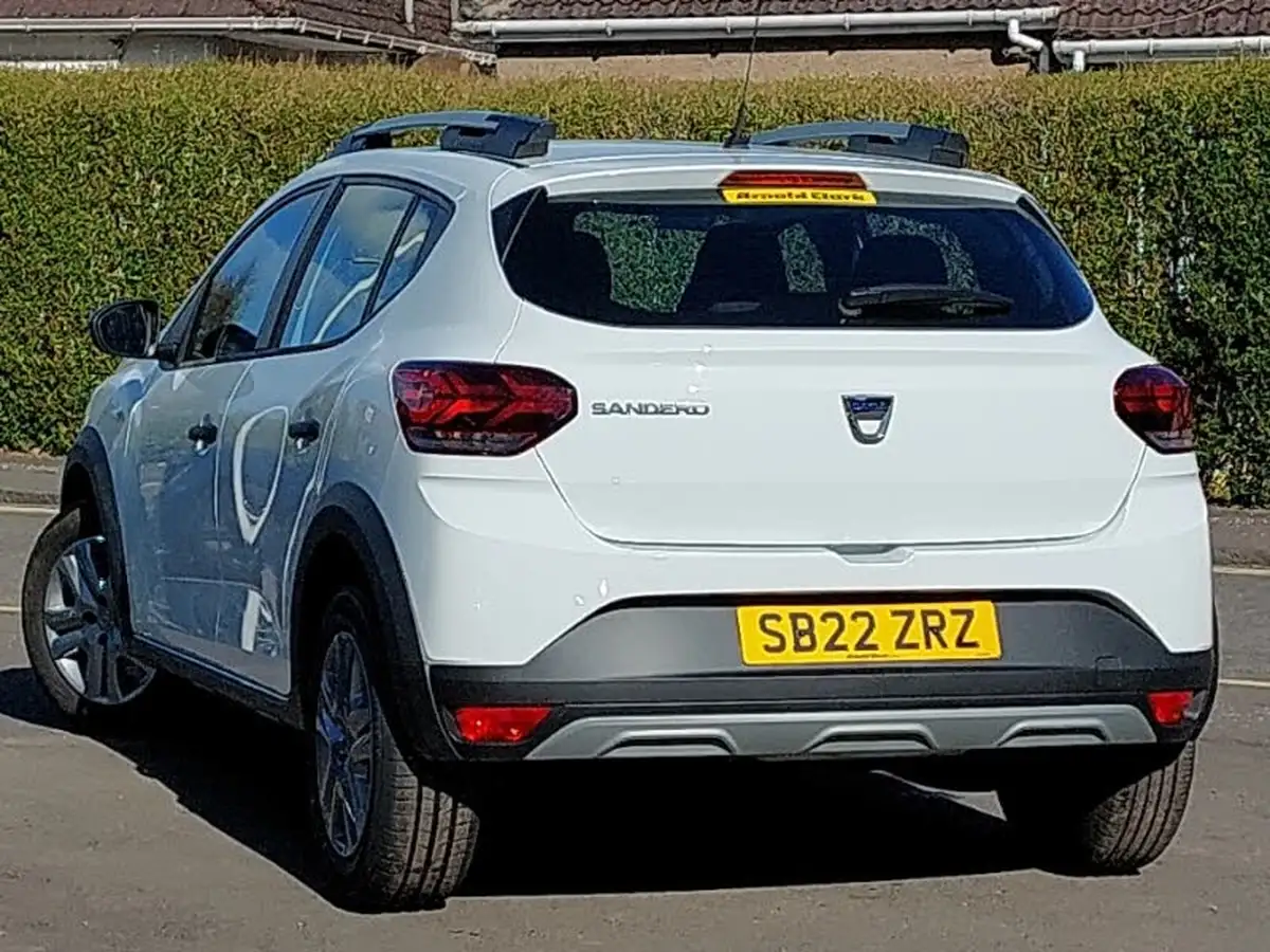 2022-dacia-sandero-stepway-10-tce-essential-90bhp-big-1