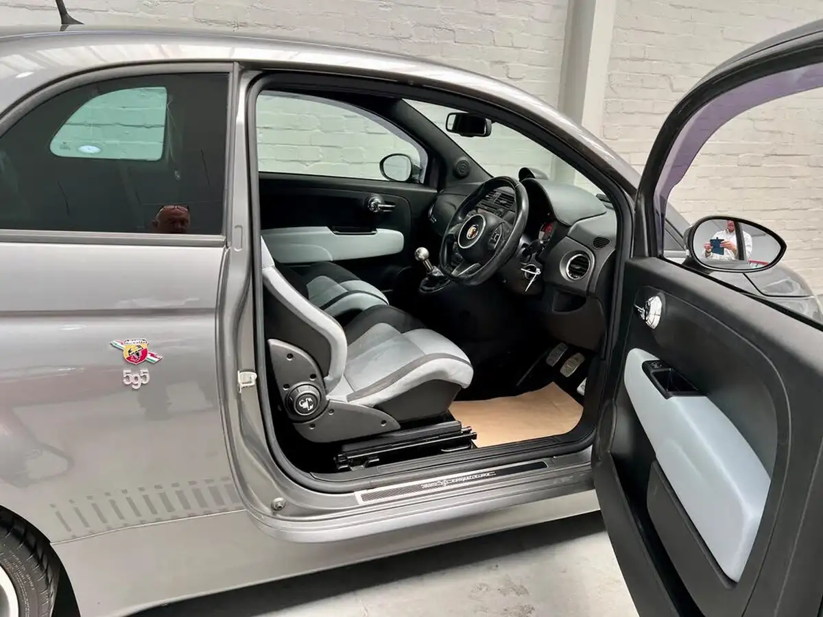 2012-abarth-595-big-56