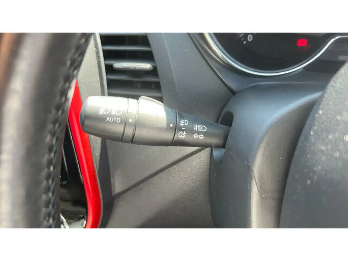 2017-renault-captur-09-signature-nav-big-35