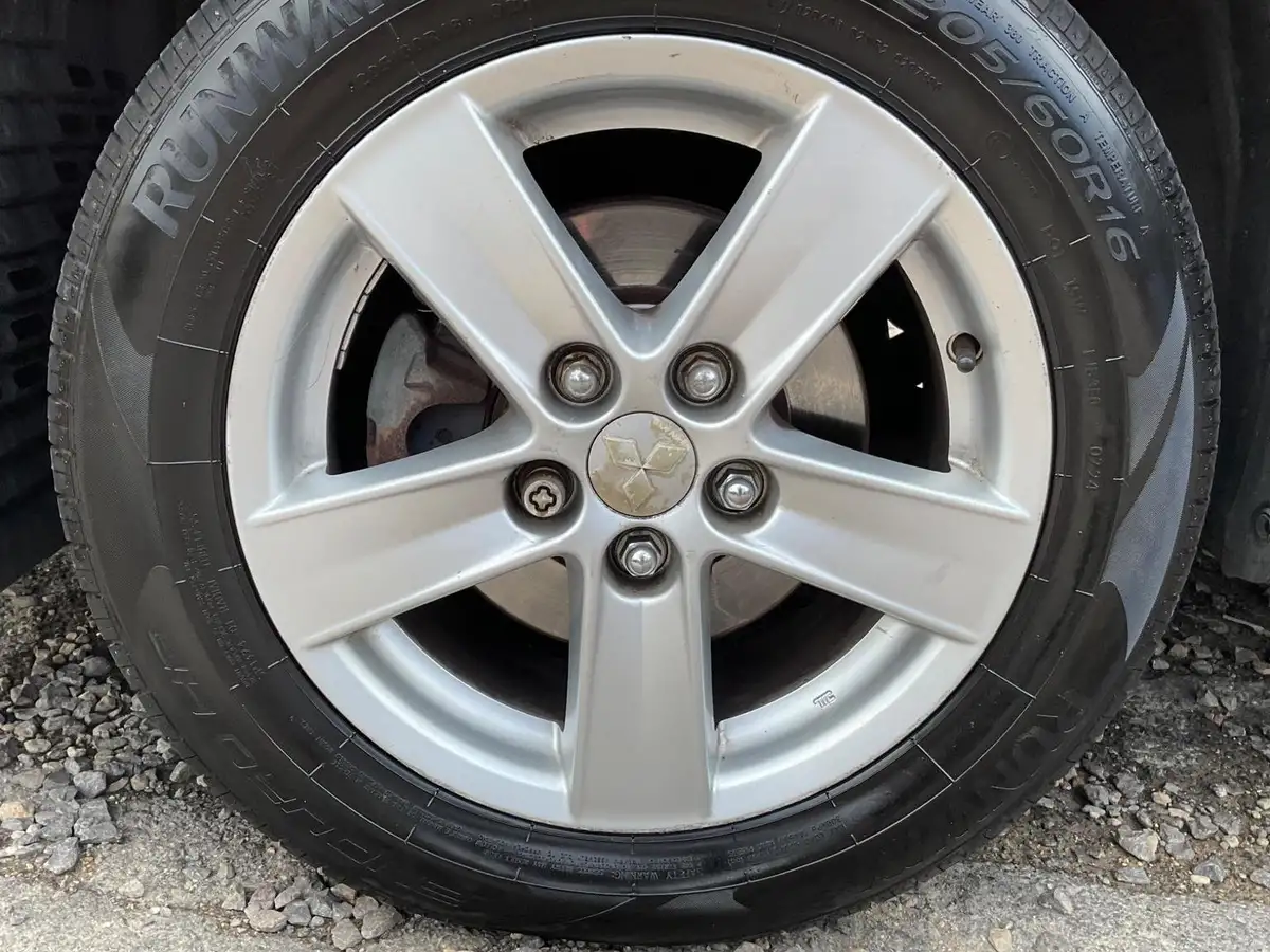 2011-mitsubishi-lancer-20td-juro-big-10