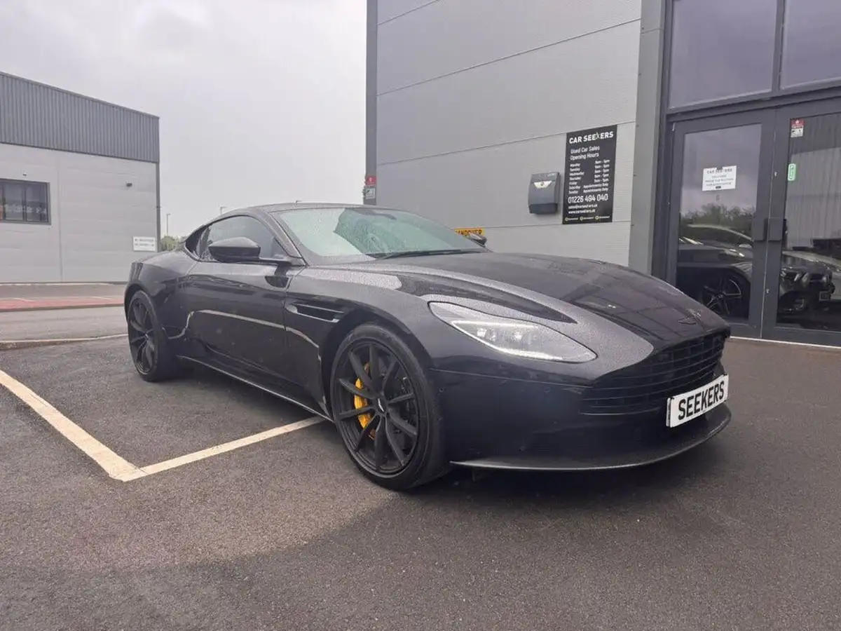 2022-aston-martin-db11-40-v8-528bhp-ss-big-2