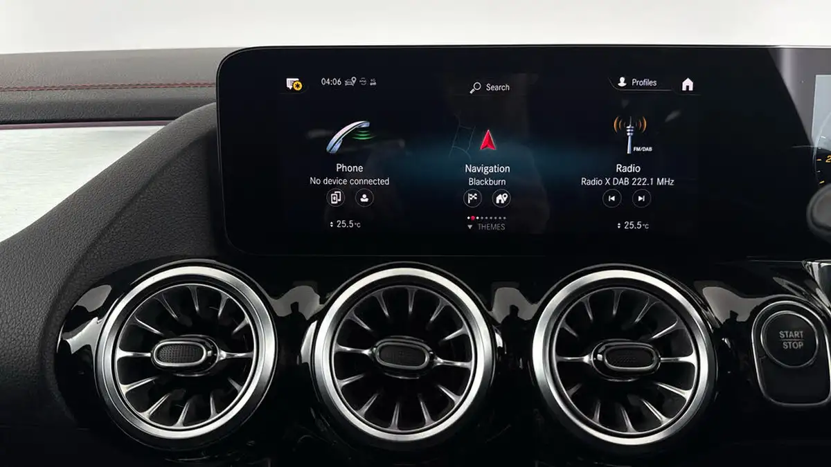 2022-mercedes-benz-eqa-e-eqa-300-amg-line-big-11