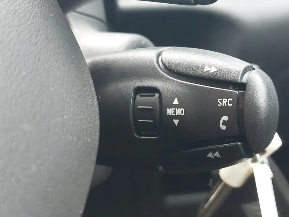 2015-citroen-c3-picasso-16-exclusive-etg6-big-12