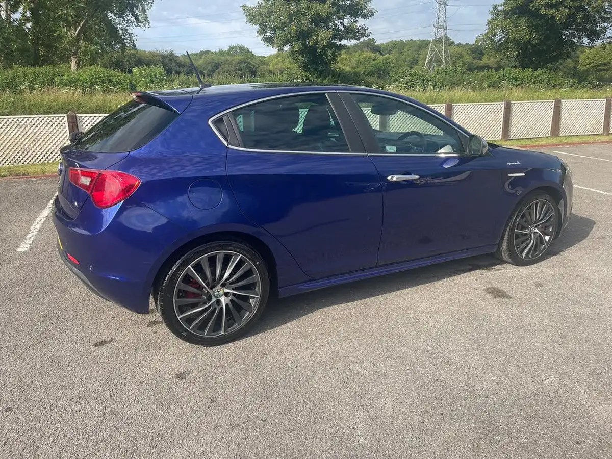 2014-alfa-romeo-giulietta-14-sportiva-nav-alfa-tct-big-10