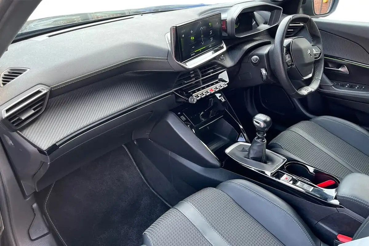 2022-peugeot-2008-suv-12-puretech-gt-big-14