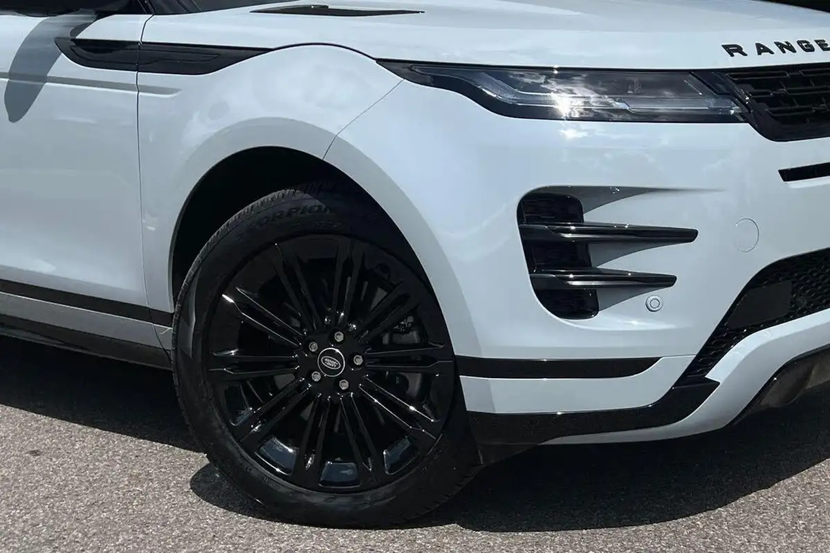 2024-land-rover-range-rover-evoque-15-p270e-dynamic-se-big-7