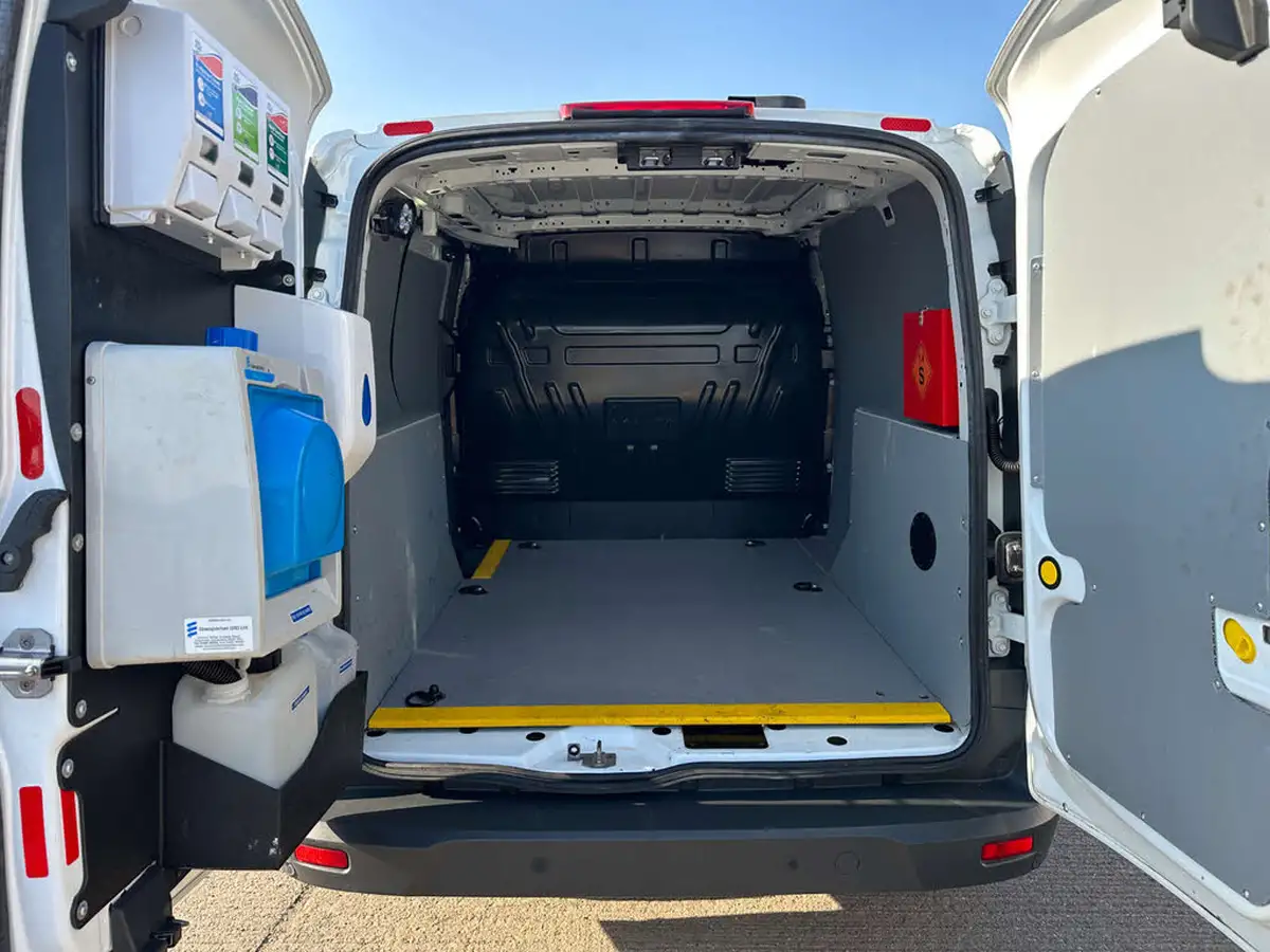 2017-ford-transit-connect-15tdci-l1-220-100pseu6-panel-van-big-8