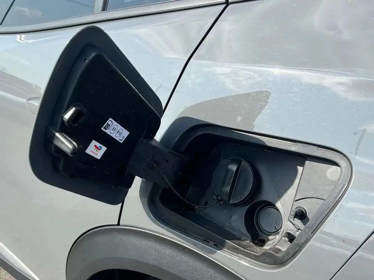 2024-peugeot-2008-suv-12-puretech-allure-136ps-hybrid-e-dsc6-big-30