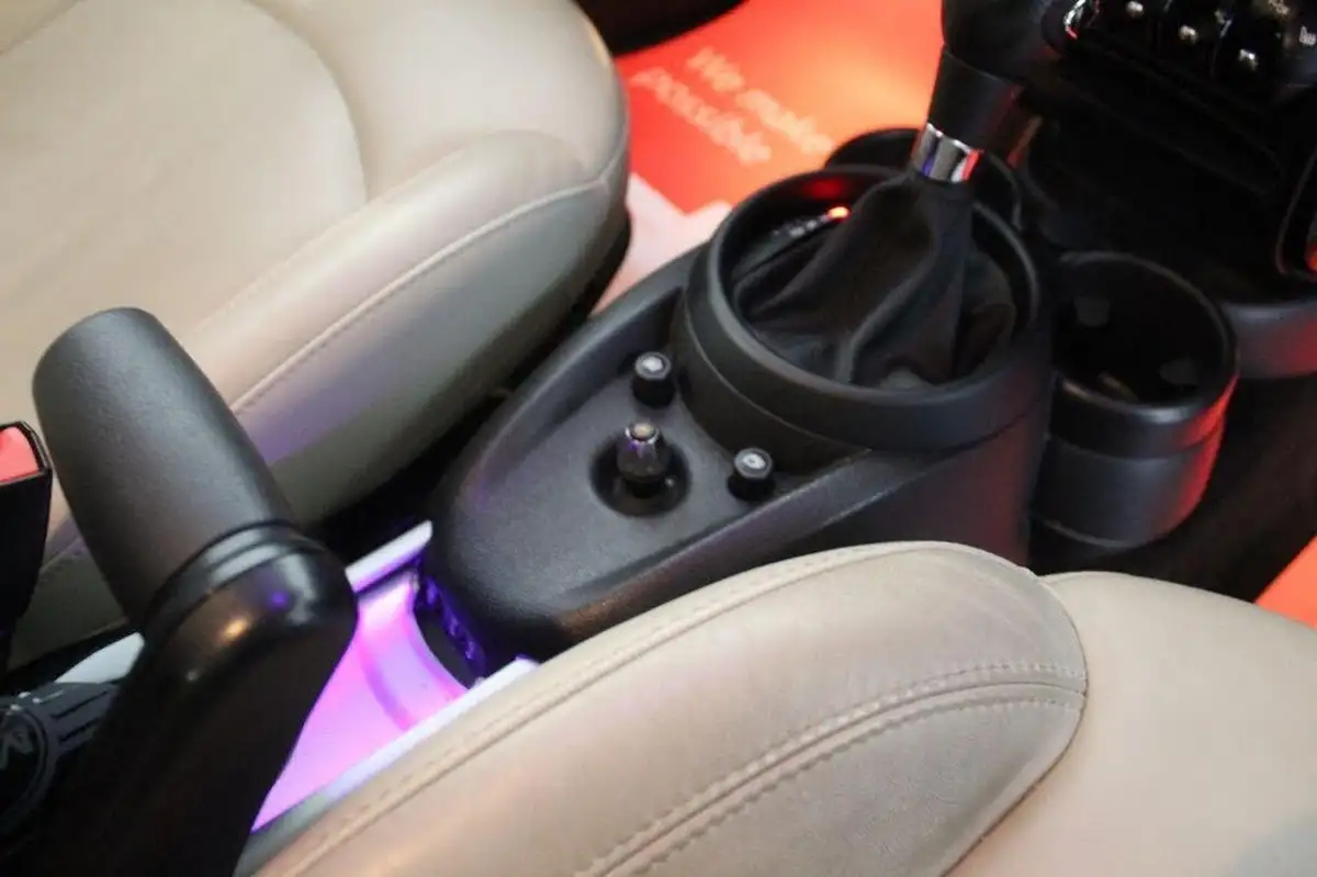 2012-mini-countryman-20td-cooper-sd-143bhp-all4-auto-big-41