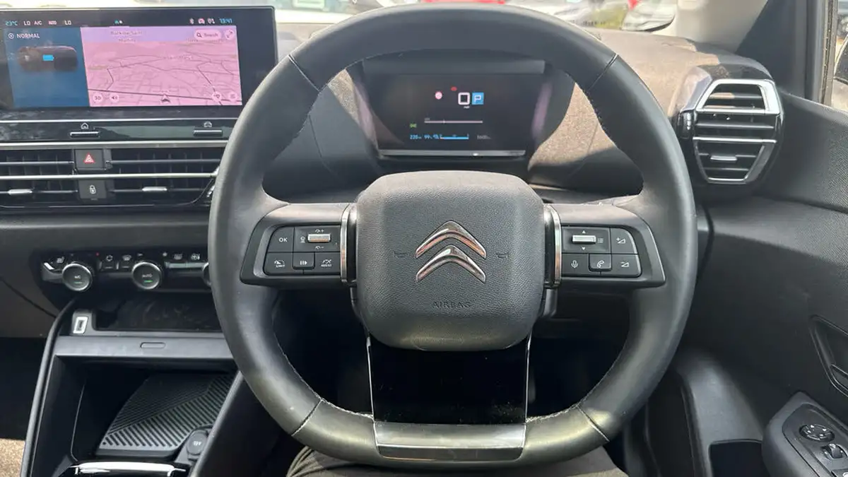 2023-citroen-c4-x-e-shine-plus-big-17