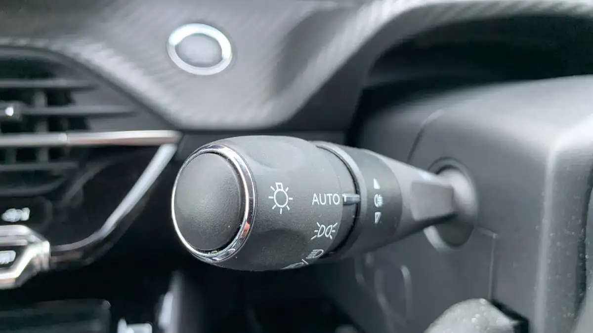 2024-peugeot-208-12-puretech-allure-big-26