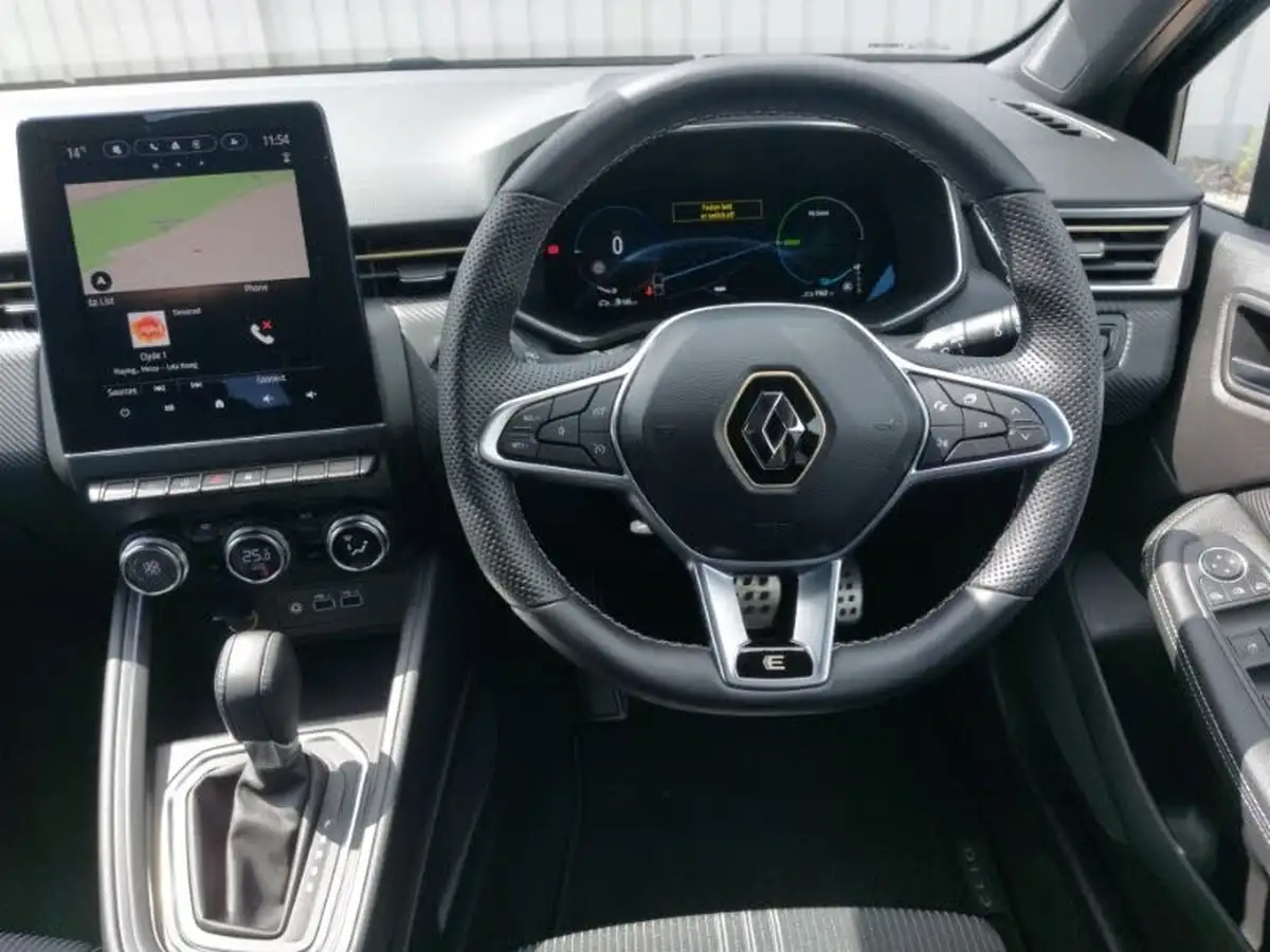 2023-renault-clio-16-engineered-big-6