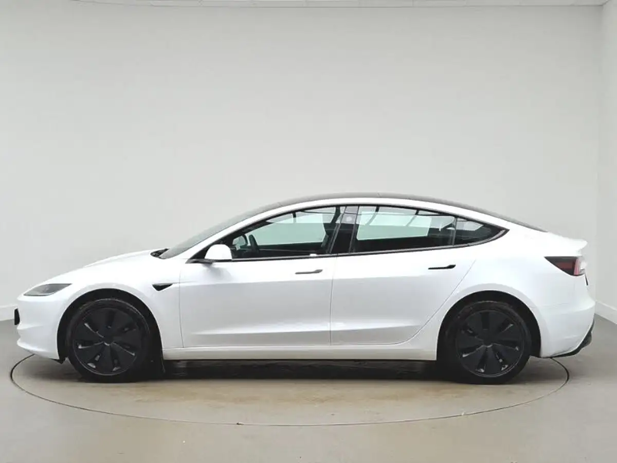 2024-tesla-model-3-e-rwd-big-3